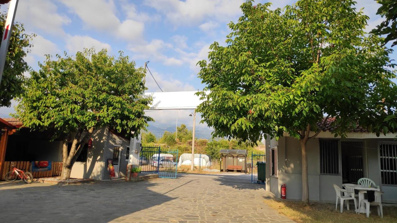 Camping Mitikas And Bungalows Plaka Exterior foto