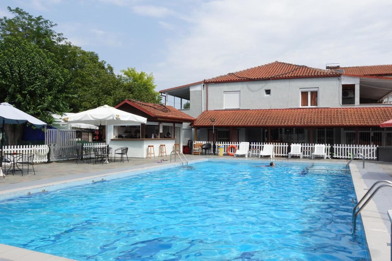 Camping Mitikas And Bungalows Plaka Exterior foto