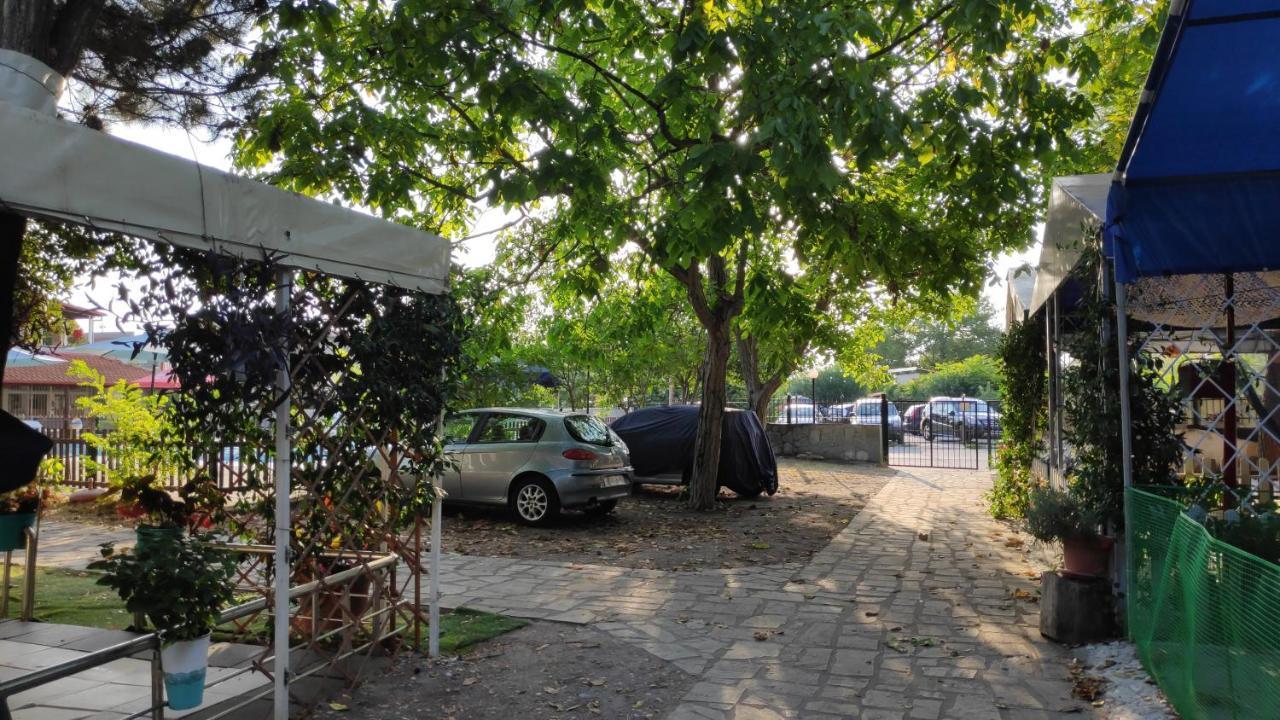 Camping Mitikas And Bungalows Plaka Exterior foto