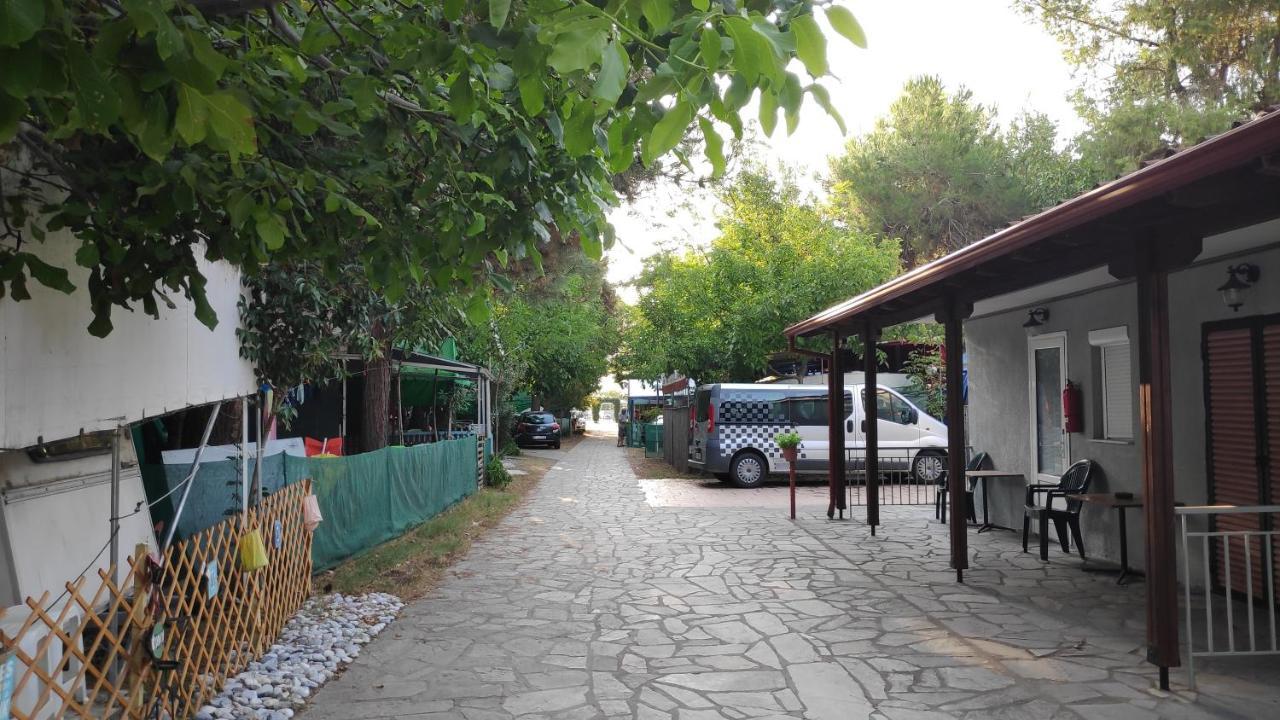 Camping Mitikas And Bungalows Plaka Exterior foto