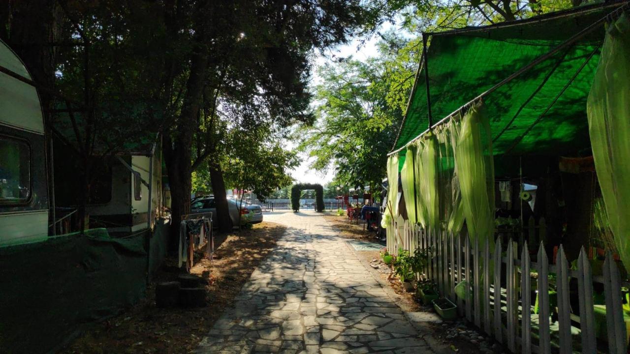 Camping Mitikas And Bungalows Plaka Exterior foto