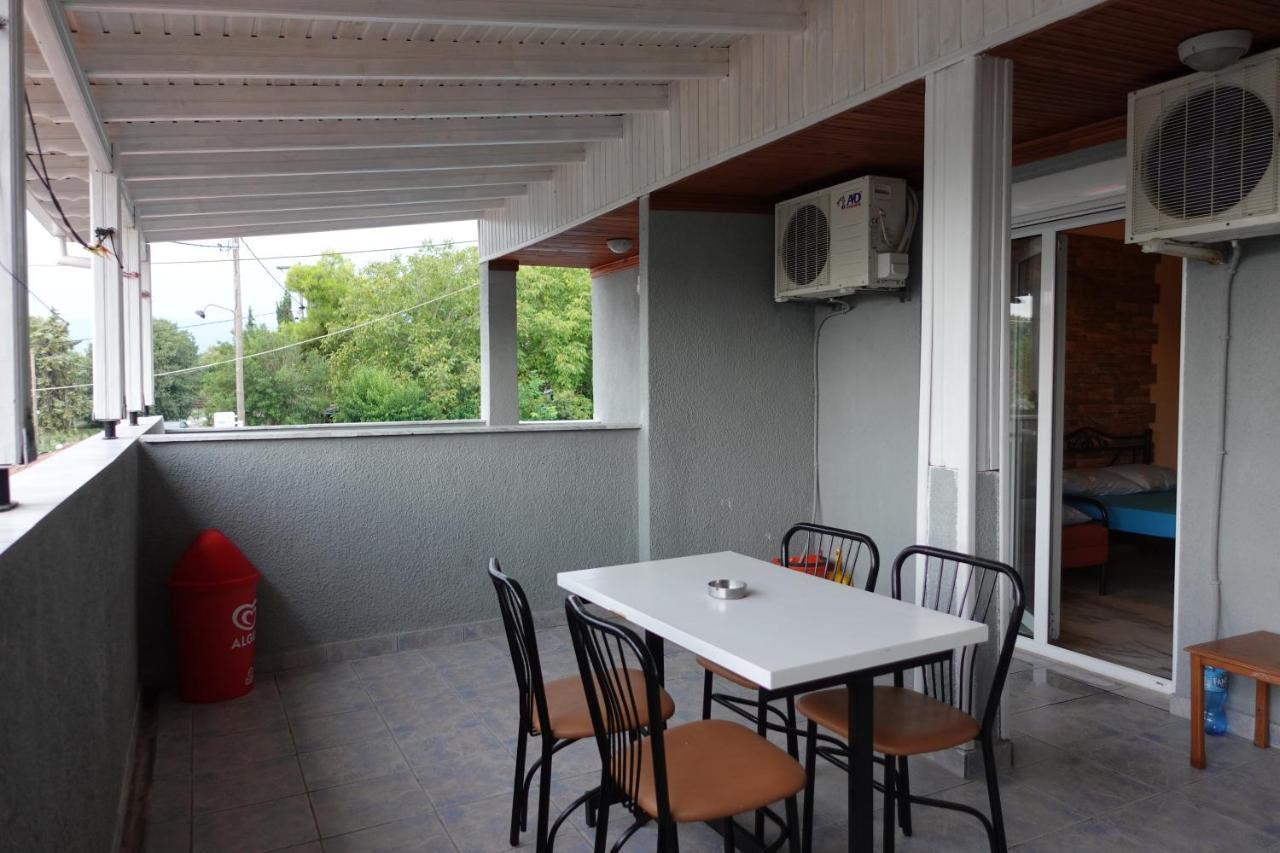 Camping Mitikas And Bungalows Plaka Zimmer foto