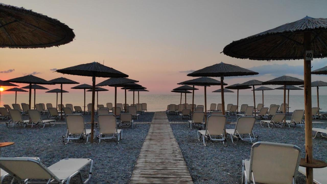 Camping Mitikas And Bungalows Plaka Exterior foto